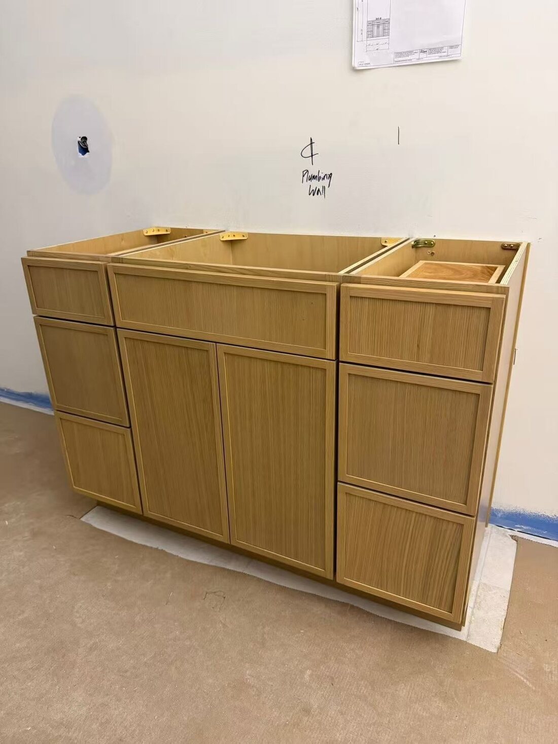 Bar pulls on an oak kitchen run